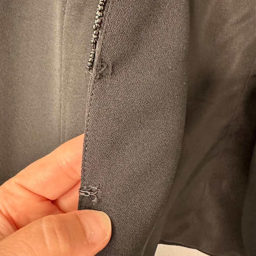 Chic Black Women's Pantsuit with Shimmering Detail - Picture 8 of 11